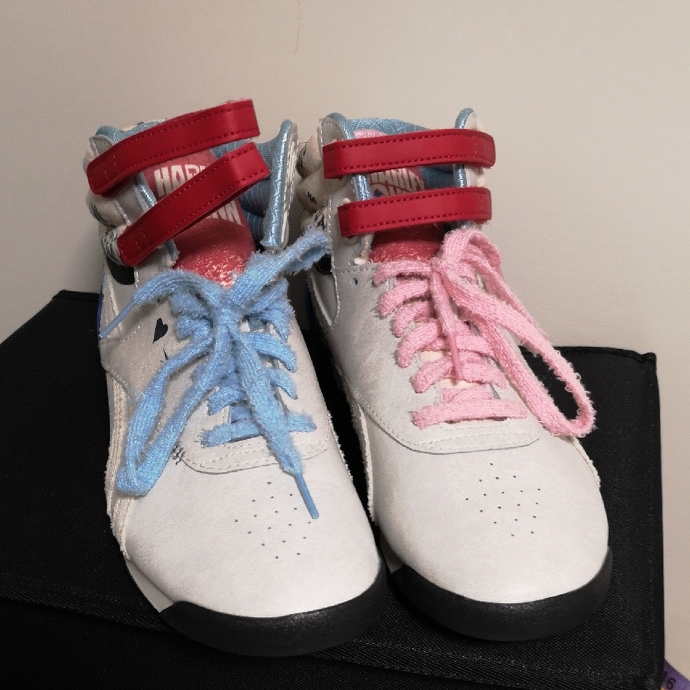 Fun & Unique Women Reebok DC Collab Harley Quinn Gym Training Shoes Size 10 NWOT